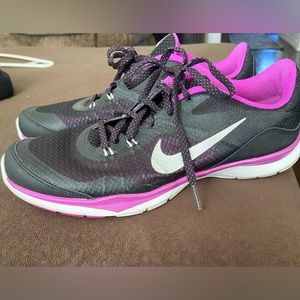 Women’s Nike shoes